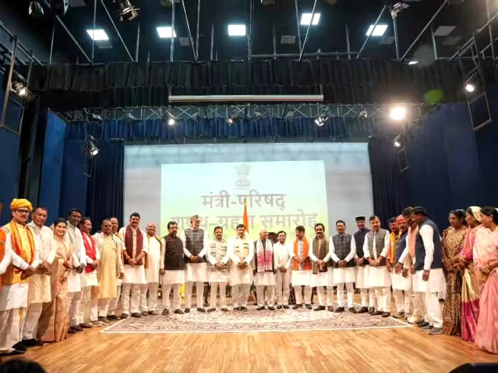 मध्य प्रदेश सरकार में 28 मंत्रियों ने आज ली शपथ,जातीय समीकरण का बीजेपी ने रखा है पूरा ध्यान 1 IMG 20231225 WA0031