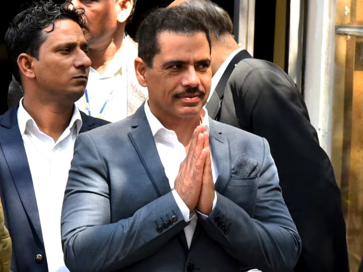 ऑर्म्स डीलर संजय भंडारी के खिलाफ चल रहे मनी लॉन्ड्रिंग मामले में रॉबर्ट वाड्रा की बढ़ सकती है मुश्किलें,मनी ट्रेल की जांच कर रही है ED 1 IMG 20231227 WA0037