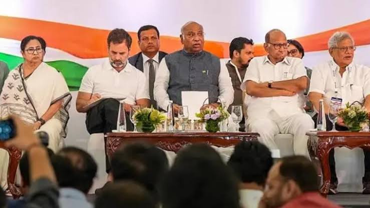 गठबंधन से अलग होंगी ममता बनर्जी!अपने राज्य में कांग्रेस और लेफ्ट को नहीं दे रही हैं भाव 1 IMG 20231230 WA0009