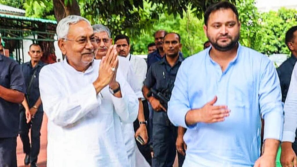 बिहार में आने वाले पर्यटकों की संख्या में इजाफा सिर्फ कागजों पर ही है सीमित,नीतीश सरकार पर मांझी ने लगाया बड़ा आरोप 1 nitish kumar 10