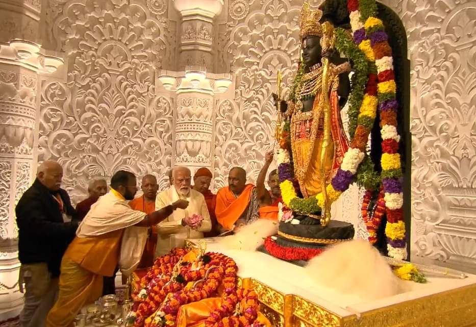 प्राण प्रतिष्ठा करने के बाद बोले पीएम मोदी- हमारे रामलला अब टेंट में नहीं रहेंगे बल्कि अब दिव्य मंदिर में रहेंगे 1 2da2cb3a92b14352be4c84c2b3db1959 1