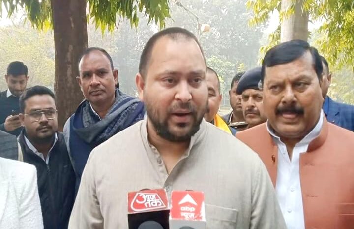 सीएम नीतीश के निर्देश पर बोधगया पहुंचे तेजस्वी,बौद्ध धर्म गुरु दलाई लामा से किया मुलाकात
