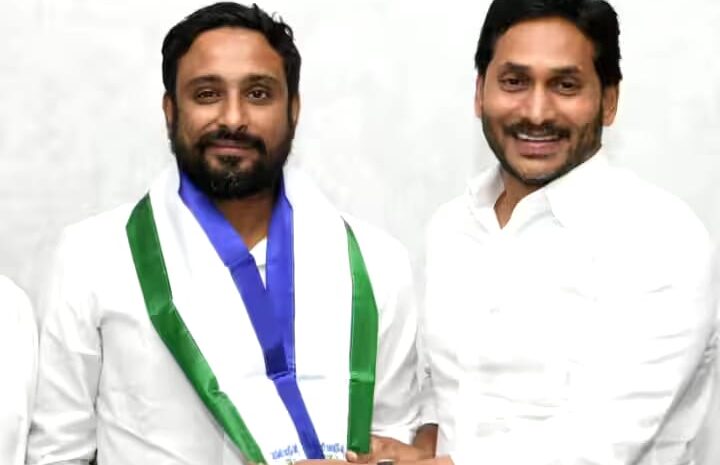 क्रिकेटर अंबाती रायुडू ने राजनीति से लिया ब्रेक,9 दिन पहले हीं ज्वाइन किया था राजनीति