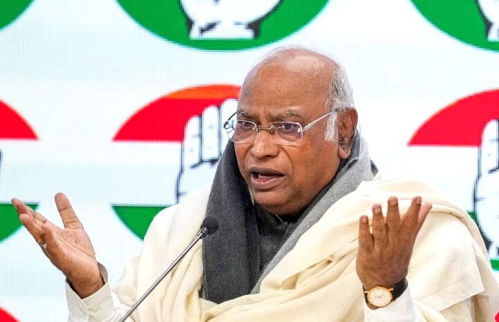 बिहार में 11 सीटों पर लड़ेगी कांग्रेस,क्या मानेंगे लालू और नीतीश!