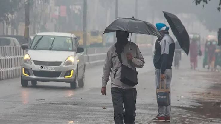  राजधानी दिल्ली में आज हो सकती है बारिश,उत्तराखंड,पंजाब और जम्मू कश्मीर समेत तमाम जगहों पर पड़ रही है भीषण ठंड