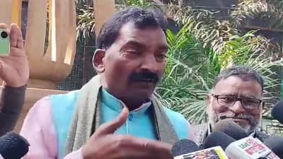 तेजस्वी के विधायक ने मंदिर को लेकर दिया विवादित बयान,कहा-मंदिर से कितने डीएम और एसपी निकलेंगे,कितने डॉक्टर बनेंगे?