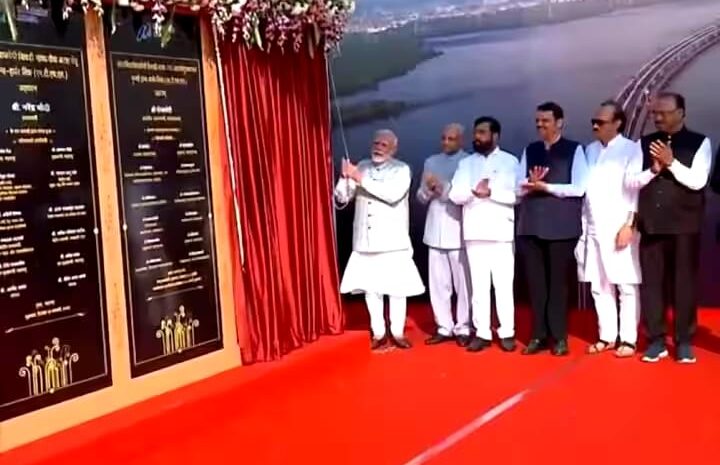 अब घंटों का सफर मिनटों में होगा पूरा,पीएम मोदी ने किया अटल सेतु का उद्घाटन