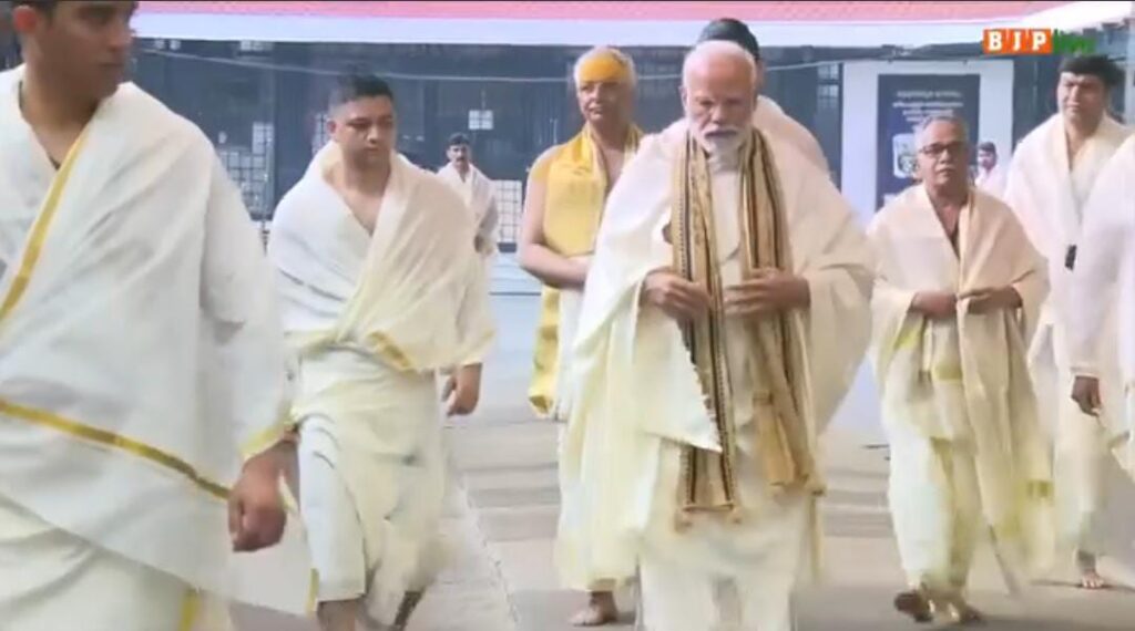 केरल के गुरुवयूर मंदिर में आज पीएम मोदी ने की पूजा-अर्चना,कई अहम प्रोजेक्ट्स का करने वाले हैं उद्घाटन 1 IMG 20240117 WA0012