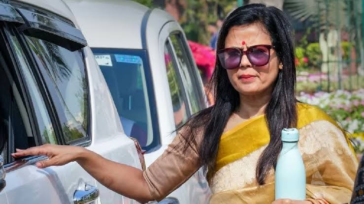 सरकारी बंगला खाली कराने के लिए महुआ के आवास पर पहुंचा संपदा निदेशालय का दल,कोर्ट पहले हीं दे चुका है आदेश