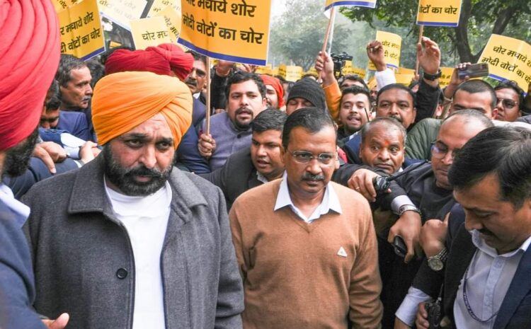 केजरीवाल को नोटिस देने पहुंची दिल्ली पुलिस,आप ने लगाया गंभीर आरोप,कहा-पुलिस का मकसद नोटिस देना नहीं बल्कि बदनाम करना है