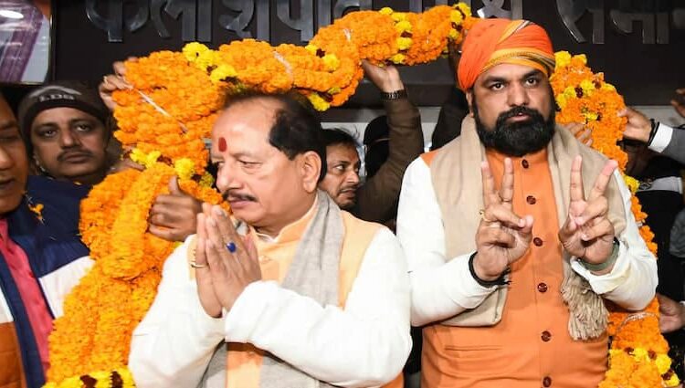 पार्टी के वरिष्ठ नेताओं से आज दिल्ली में मिलेंगे सम्राट और विजय सिन्हा,मंत्रिमंडल बंटवारे पर होगी चर्चा