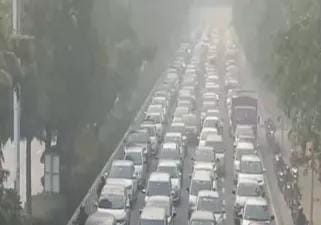 किसानों के ‘दिल्ली चलो’ मार्च की वजह से पंजाब-हरियाणा बॉर्डर पर लोगों का चलना हुआ मुश्किल,लग चुकी है भीषण जाम