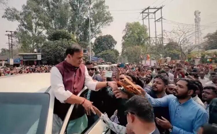 CM हिमंत बिस्व सरमा का कांग्रेस पर हमला,पीएम मोदी पार्टी वर्कर्स के साथ खाते हैं खाना जबकि सोनिया-राहुल तो…