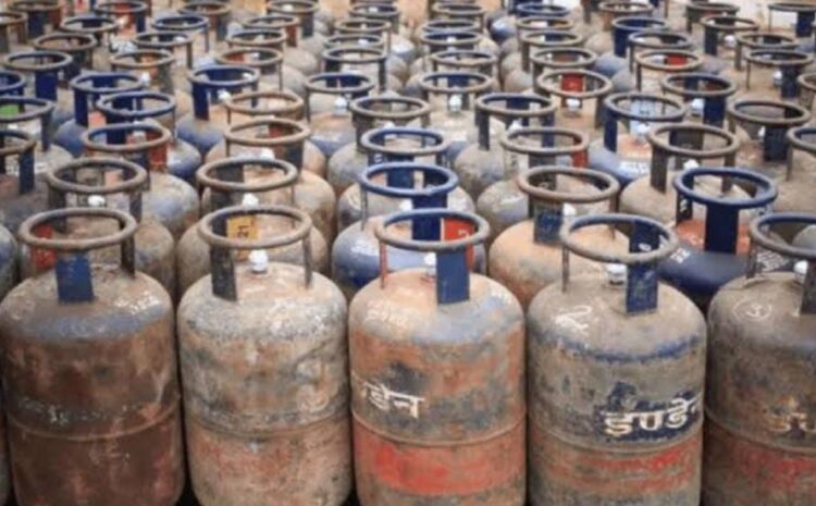 LPG सिलेंडर के महंगा होने पर कांग्रेस ने मोदी सरकार पर बोला हमला,जमकर पड़ रही महंगाई की मार,मौज में है मोदी सरकार