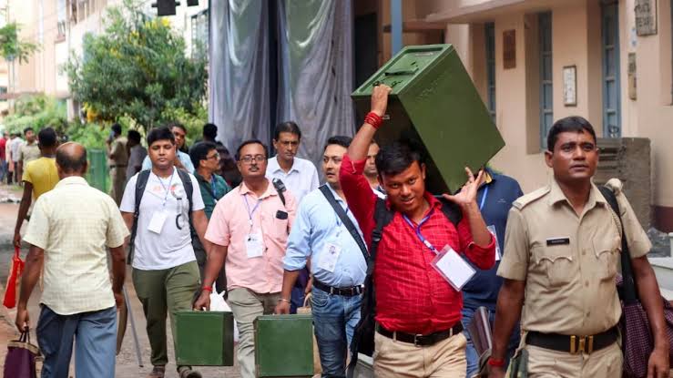 चुनाव आयोग की टीम आज पश्चिम बंगाल का करेगी दौरा,लोकसभा चुनाव को लेकर करेगी बैठक