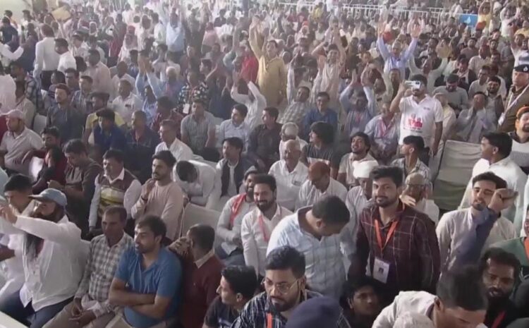  PM मोदी ने आज आम जनता से दिन में जलवाई मोबाइल की फ्लैश लाइट,जिससे कार्यक्रम का बदल गया नजारा