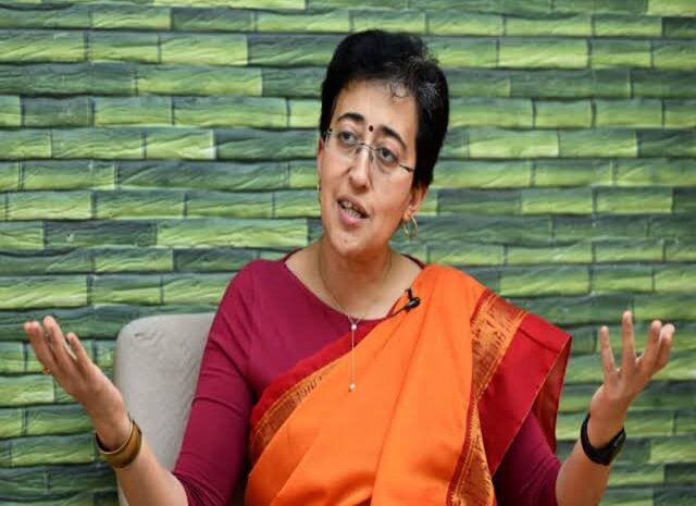 केजरीवाल की मंत्री आतिशी को चुनाव आयोग ने भेजा नोटिस,कल शाम तक देना है जवाब