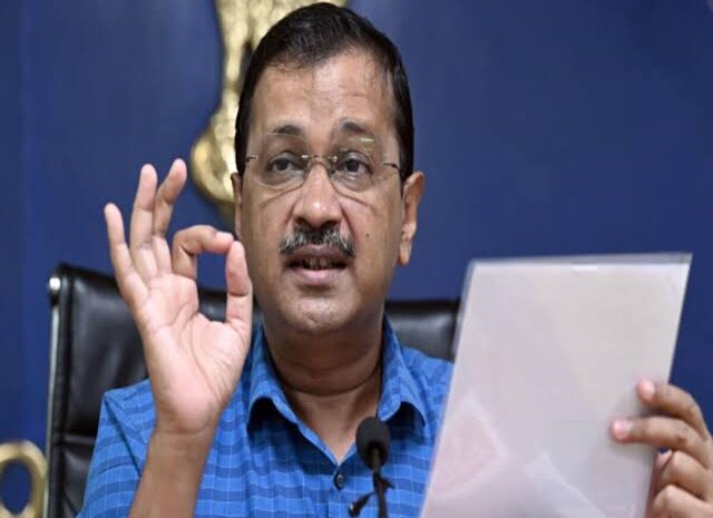 सीएम केजरीवाल ने चिट्ठी के जरिए पीएम मोदी पर लगाया गंभीर आरोप,कहा-कैमरे पर झूठ बोल रहे हैं पीएम
