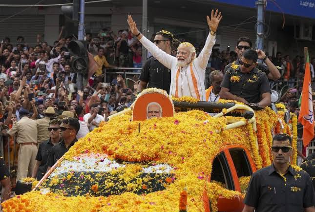 भगवा वाहन पर आज चढ़ कर पीएम मोदी करेंगे रोड शो,साधेंगे बरेली की सियासत