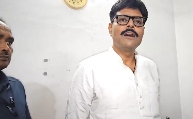 पूर्व सांसद धनंजय सिंह को लेकर सपा विधायक अभय सिंह ने दिया बड़ा बयान,उनसे किसी खतरा नहीं है,उनसे सभी को खतरा है