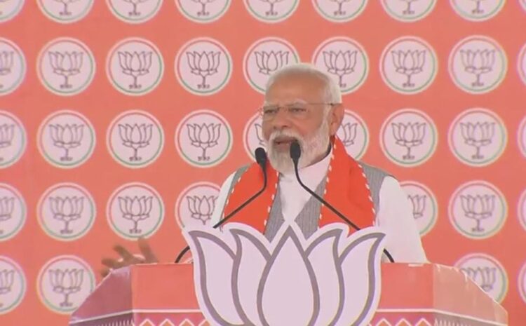 यहां कांग्रेस मर रही है और वहां PAK रो रहा है,पीएम मोदी ने एक तीर से साधा दो निशाना
