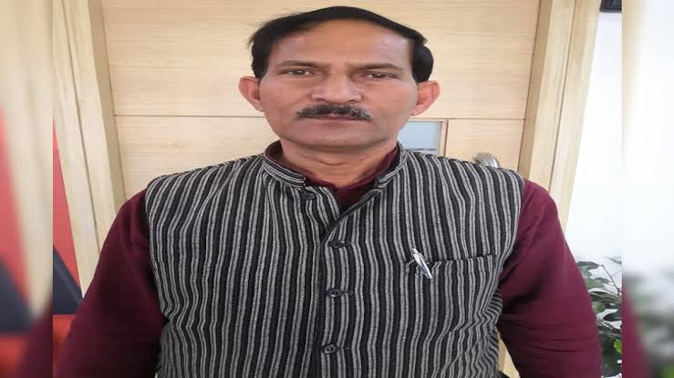 कांग्रेस को लगा एक और बड़ा झटक,विनोद शर्मा ने छोड़ी पार्टी,आरजेडी के सामने घुटने टेकने का लगाया आरोप