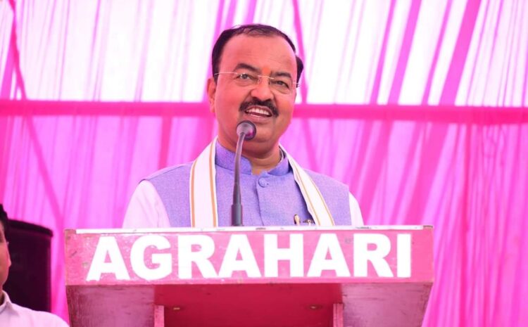 केजरीवाल के बयान पर डिप्टी सीएम मौर्य ने किया पलटवार,गिरगिट की तरह रंग बदलते हैं केजरीवाल