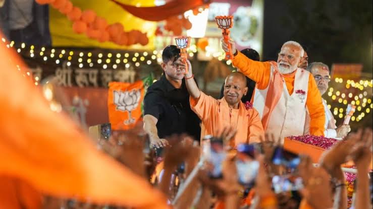 भगवान काल भैरव के दर्शन-पूजन के बाद वाराणसी में आज नामांकन दाखिल करेंगे PM मोदी,12 राज्यों के मुख्यमंत्री सहित सभी बड़े नेता रहेंगे मौजूद