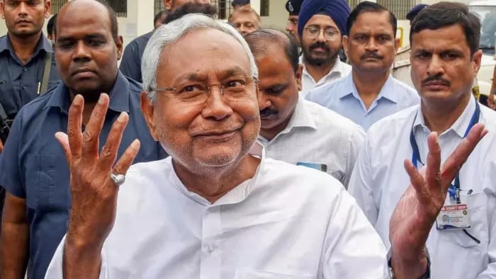 JDU एमएलसी खालिद अनवर ने दिया बड़ा बयान,नीतीश कुमार से बेहतर पीएम कौन हो सकता है?
