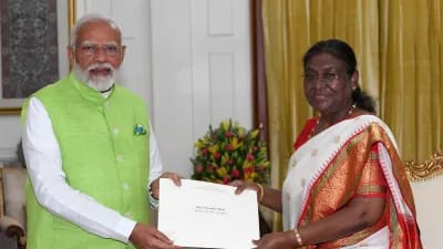 प्रधानमंत्री मोदी ने आज राष्ट्रपति से की मुलाकात,मंत्रिपरिषद के साथ दिया सौंपा अपना इस्तीफा