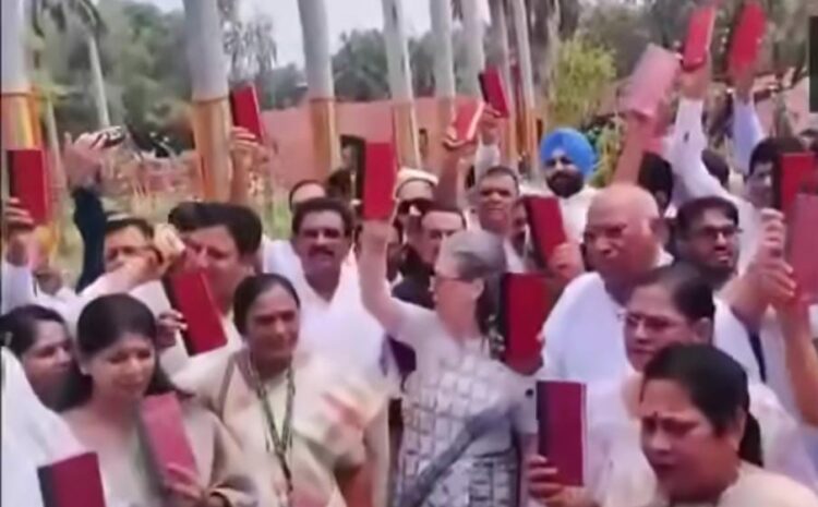 सत्र के आज पहले दिन हीं खरगे ने पीएम पर बोला हमला,कहा-इन्होंने संविधान को तोड़ने की कोशिश की..