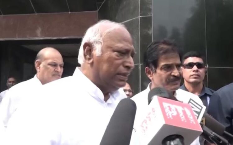 सभापति ने आज विपक्ष के साथ किया है सौतेला व्यवहार-मल्लिकार्जुन खरगे ने सभापति पर लगाया बड़ा आरोप