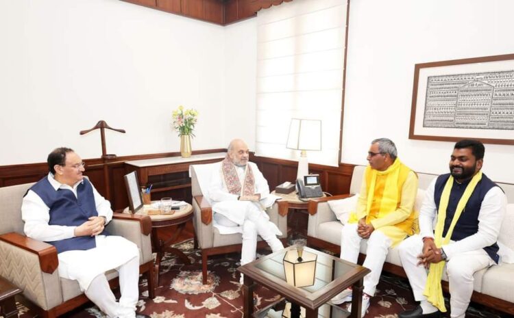 ओमप्रकाश राजभर ने अपने बेटे के साथ नड्डा और अमित शाह से की मुलाकात,विधानसभा चुनाव को लेकर हुई चर्चा