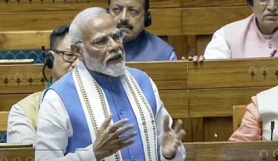 पीएम मोदी ने इशारों-इशारों में राहुल गांधी को कहा बालक,बोले-एक बालक 543 में 99 नंबर लाकर घमंड में घूम रहा है..