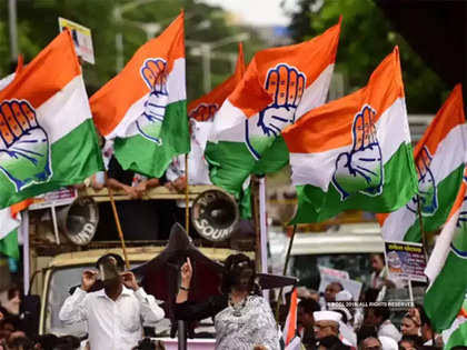 केंद्रीय मंत्री गजेंद्र सिंह शेखावत ने कांग्रेस नेताओं पर बोला हमला,कहा-यह बांग्लादेश नहीं नरेंद्र मोदी का भारत है.. 1 1000368460