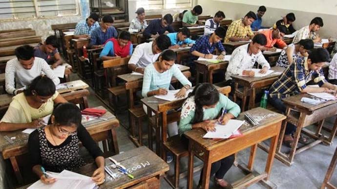 UGC-NET एग्जाम टालने को लेकर सुप्रीम कोर्ट ने सुनवाई से किया इनकार,बोले चीफ जस्टिस-छात्रों को अनिश्चितता में नहीं डाल सकते 1 1000369282
