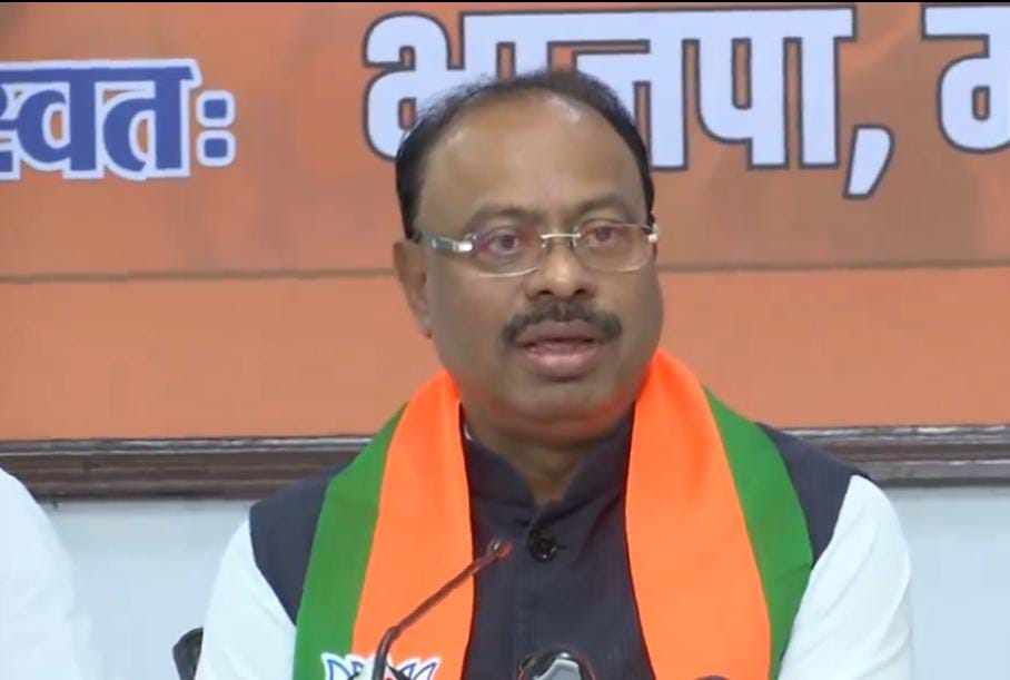 बीजेपी में आज शामिल हुए माणिकराव सोनवलकर,विधानसभा चुनाव से पहले शरद पवार की एनसीपी को लगा तगड़ा झटका 1 1000369457
