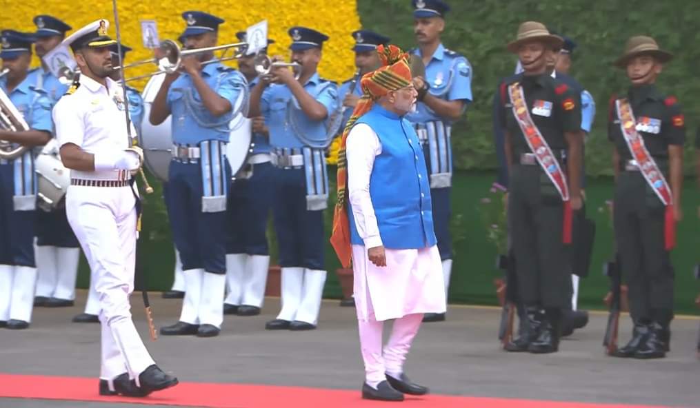 स्वतंत्रता दिवस पर मल्लिकार्जुन खरगे ने मोदी सरकार पर साधा निशाना,कहा-संवैधानिक संस्थाओं को सरकार ने कठपुतली बना दिया है.. 1 1000370844
