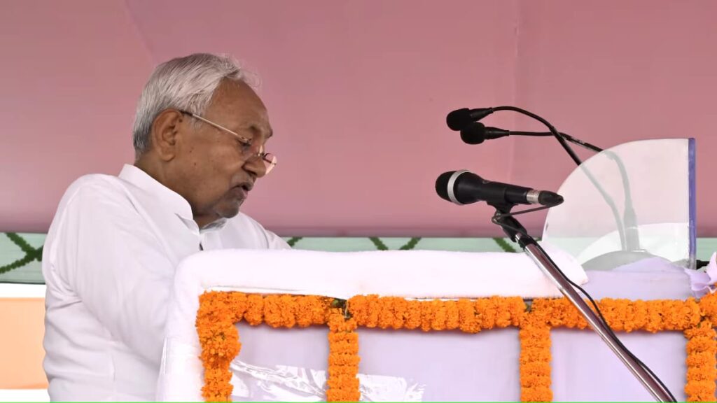 सीएम नीतीश के बयान पर रोहिणी ने की पलटवार,बोली-उनके बयान में उनकी व्यक्तिगत पारिवारिक कुंठा झलकती है.. 1 1000371397