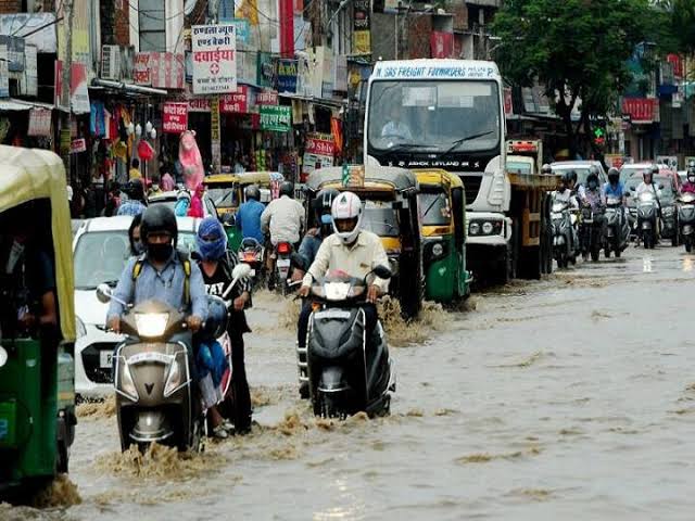 बिहार-झारखंड में अभी बारिश से नहीं मिलेगी राहत,ऑरेंज अलर्ट हुआ जारी 1 1000372466