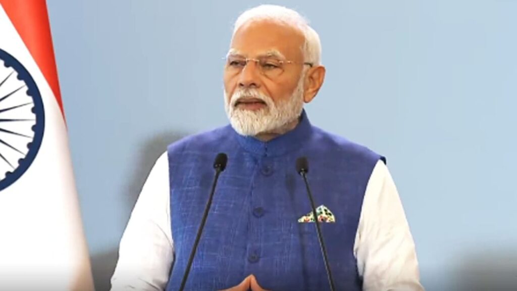 अंतरिक्ष दिवस के अवसर पर इसरो प्रमुख ने की प्रधानमंत्री की तारीफ,पीएम मोदी न सिर्फ नीतियां बनाते हैं बल्कि उन्हें लागू भी करते हैं 1 1000376970 1