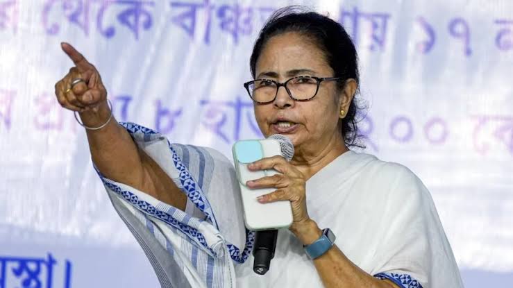 राज्य की मुख्यमंत्री महिला हैं तब भी महिलाएं सुरक्षित नहीं हैं,ममता बनर्जी पर खूब बोले कैलाश विजयवर्गीय 1 1000380018 1