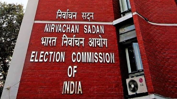 कांग्रेस ने चुनाव आयोग को दी खर्च का ब्यौरा,राहुल को चुनाव लड़ने के लिए मिली थी इतनी करोड़ रूपए.. 1 1000381754