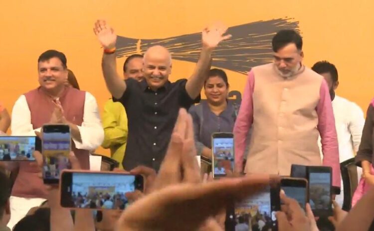 पार्टी कार्यकर्ताओं को संबोधित करते हुए खूब गरजे सिसोदिया,कहा-दिल्ली की जनता पर किए हर जुल्म का लेंगे हिसाब