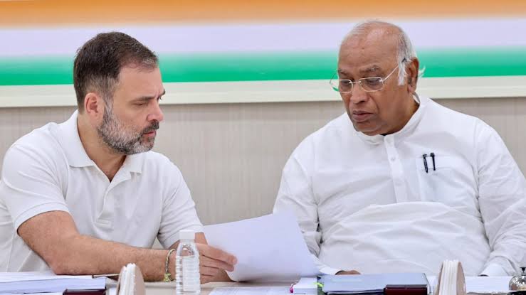 कांग्रेस ने कल दिल्ली में बुलाई बड़ी बैठक,विधानसभा चुनाव को लेकर राहुल-खरगे ने कसी कमर
