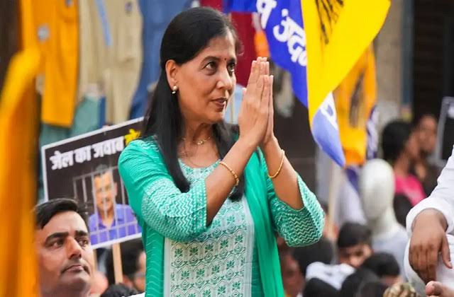 सुनीता केजरीवाल का छलका दर्द,बोली-दिल्ली के मुख्यमंत्री आवास पर नहीं हुआ ध्वजारोहण..