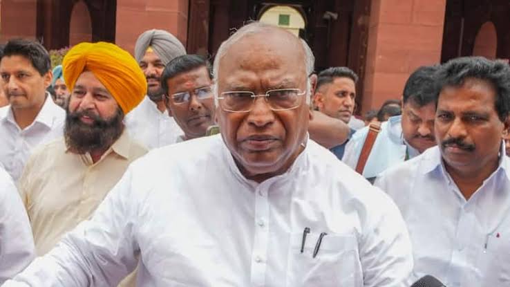 सामाजिक न्याय हमेशा से कांग्रेस का एजेंडा रहा है,योगी सरकार ने छीना था दलित और पिछड़े वर्ग का हक,बोले मल्लिकार्जुन खरगे