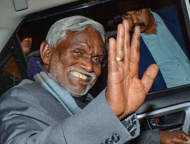 पूर्व सीएम चंपई सोरेन पर डोरे डाल रही है बीजेपी,क्या झारखंड राज्य के दूसरे बाबूलाल मरांडी बनेंगे चंपई सोरेन?