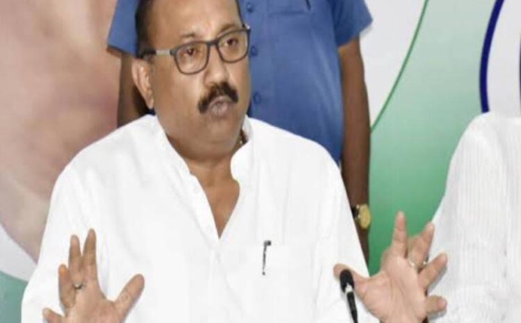 नक्सलियों ने पोस्टर चस्पाकर मंत्री अशोक चौधरी को दी चेतावनी,लिखा-दलित होकर भी महादलित और आदिवासी विरोधी हो..सुधर जाओ