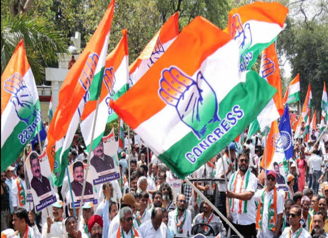 अपने हीं बड़े नेताओं ने कांग्रेस को कर दिया कमजोर?राहुल ने अब संभाला मोर्चा